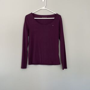 Tommy Hilfiger Scoop Neck Long Sleeve Shirt. Purple Size Medium.